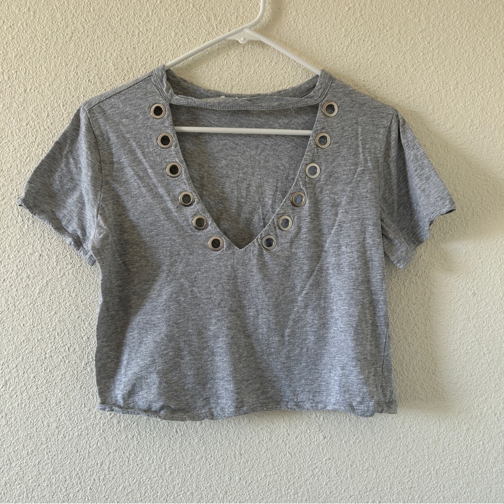 BOZZOLO Womenโs Cropped T-shirt Medium Gray Street Casual Gorp